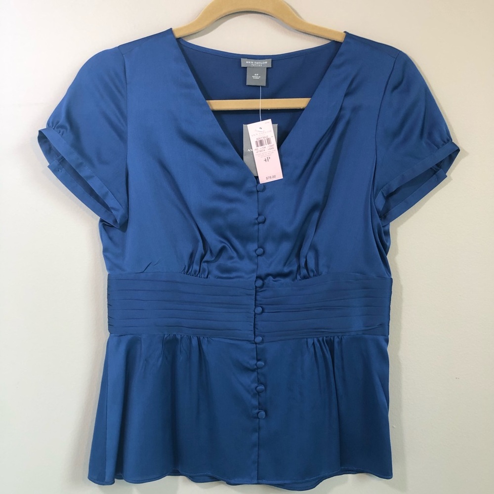 NWOT Ann Taylor Blue Silk Top Size 4 Petite